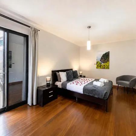 Apartamento Hillside Elegance