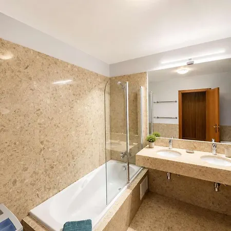 Apartamento Hillside Elegance *